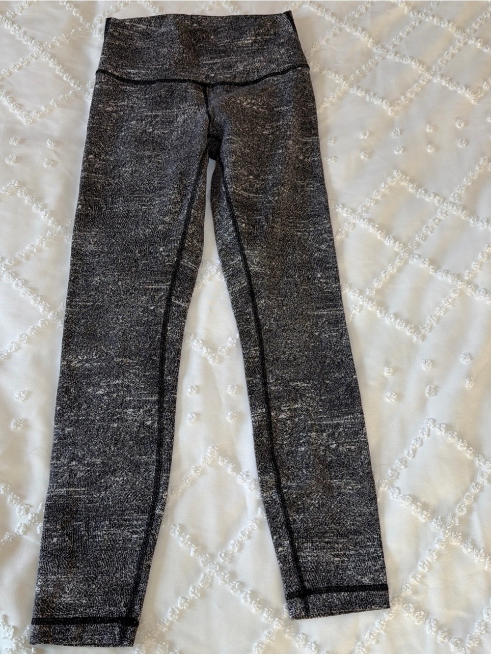 Lululemon Women's Wunder Under High-Rise 7/8 Tight Black White Size 6 Air Time